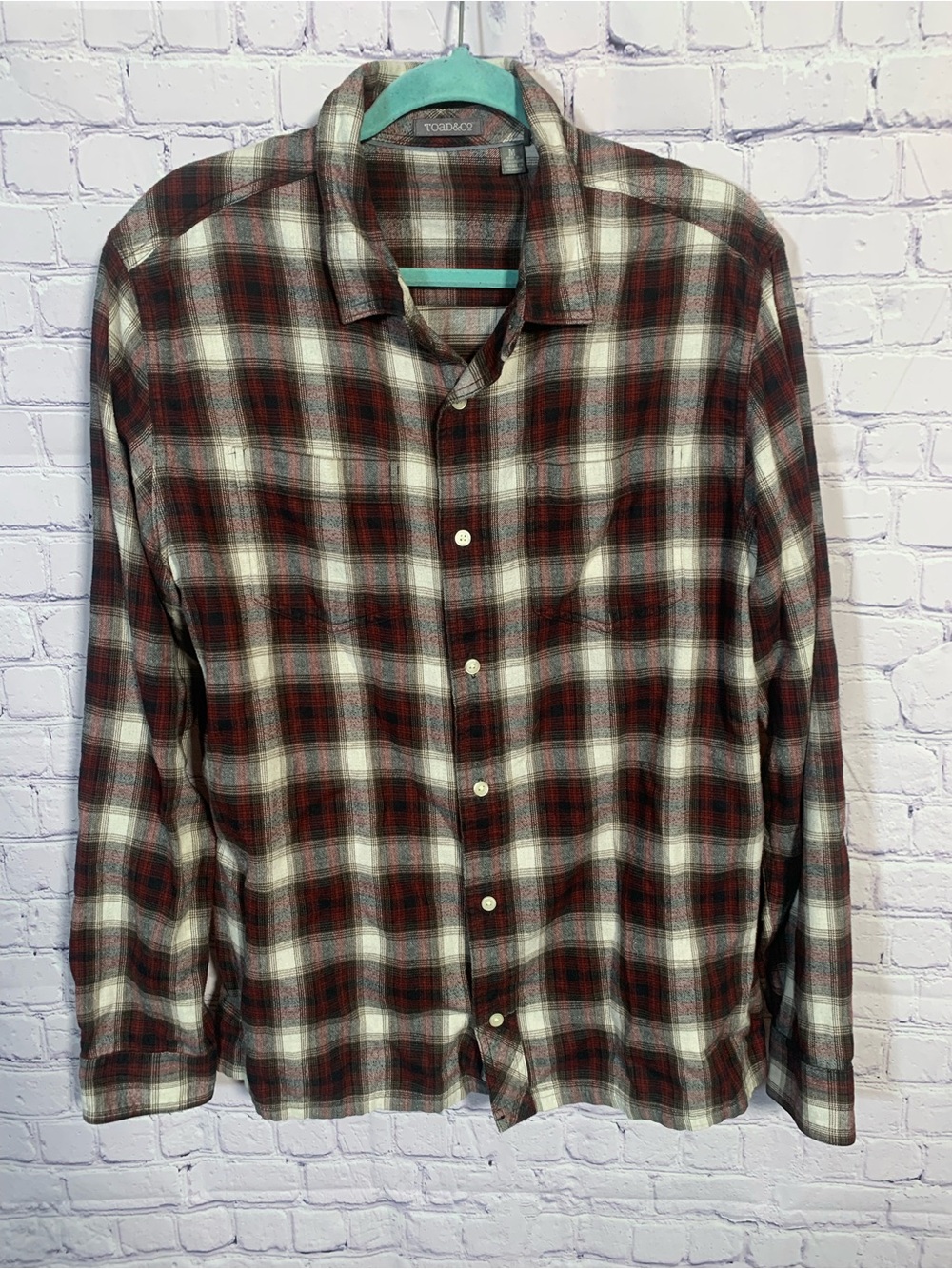Toad&Co Mens Plaid Flannel Button Down Red Gray Cream Size M Outdoor Organic